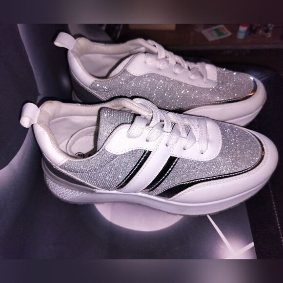 Rouge helium platform white and shiny silver platform tennis shoes size 7.5 - Picture 1 of 7